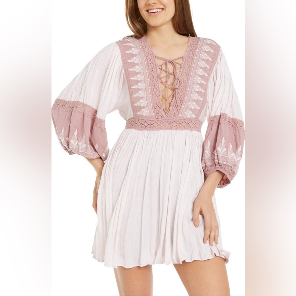 ♥️ Free people Lace Up Embroidered Mini Dress.